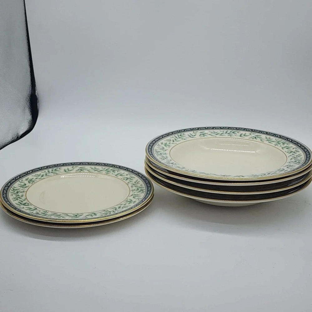 Royal Doulton Oregon 4-Large Rim Soup Bowl 9 In And 2- Salad Plates 8in - Picture 4 of 8